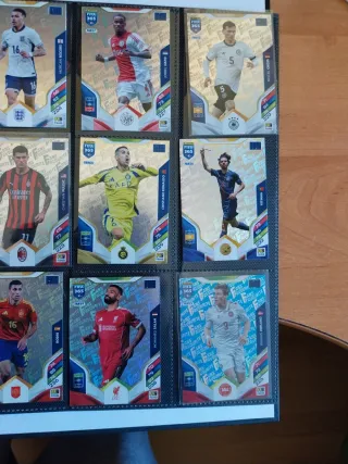 Lote 18 cromos FIFA 365