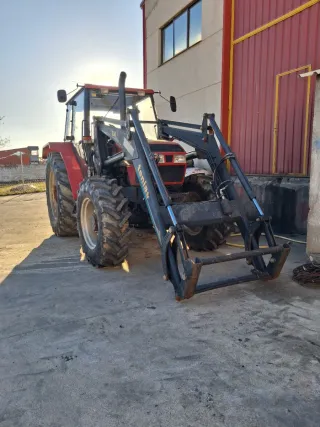 Tractor Case 4240 con pala Tenias y cazo