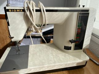 Máquina de coser SIGMA Mod. 2000