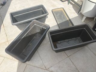 Maceteros rectangulares negros