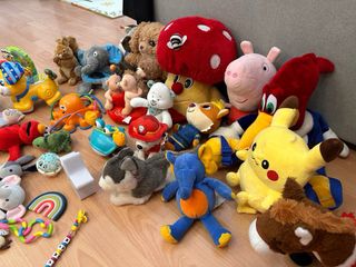 Lote juguetes bebé + peluches grandes