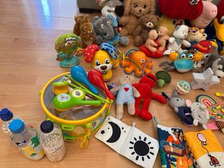 Lote juguetes bebé + peluches grandes