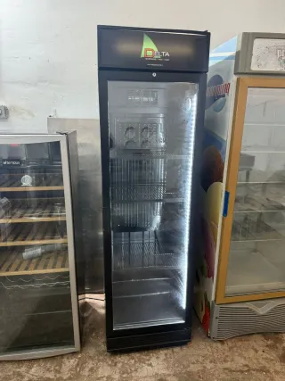 Nevera expositora DELTA