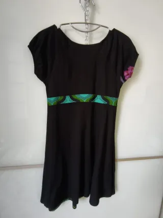 Vestido Desigual niña negro estampado floral