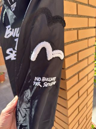 Chaqueta Evisu Kuro Negra