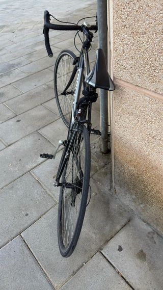 Bicicleta de carretera Tribes Racing en buen estad