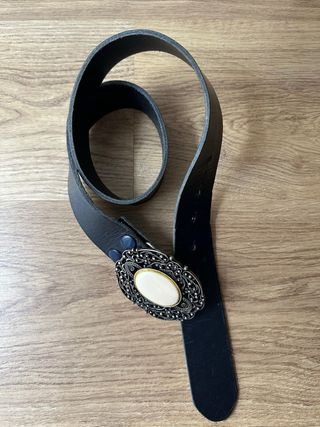 Lote 2 cinturones con hebillas decorativas