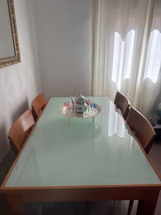 Mesa comedor extensible y 6 sillas