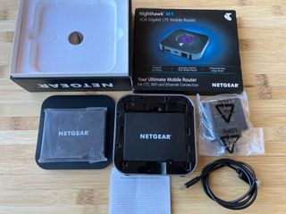 Router Portátil Netgear Nighthawk M1 4GX - MR1100