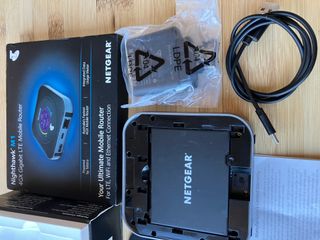 Router Portátil Netgear Nighthawk M1 4GX - MR1100