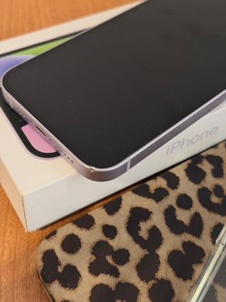 iPhone 14 Morado + Accesorios