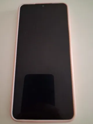 Samsung Galaxy A12 con funda rosa