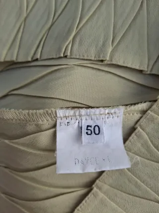 Blusa T verde Talla 50.  Medidas en descripción