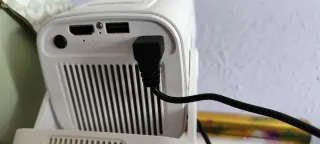 Proyector HY 310 Blanco y negro