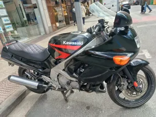 Kawasaki ZZR 600 Negra/Roja