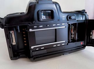 Nikon F-601 AF con Tokina 28-70mm