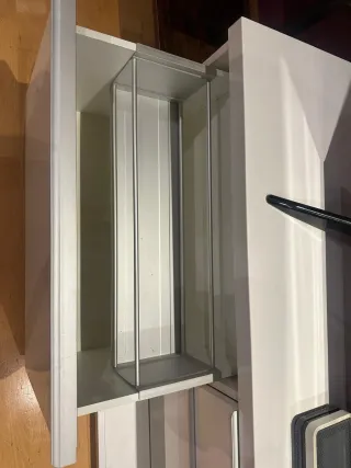 Mueble TV(180x40x44) y vitrinas(60x41x64)