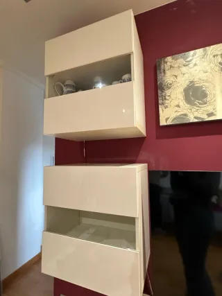 Mueble TV(180x40x44) y vitrinas(60x41x64)