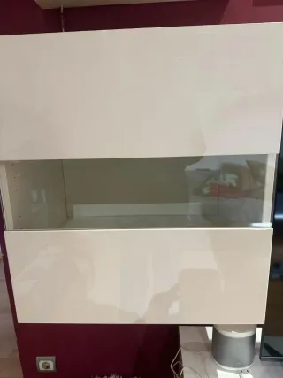 Mueble TV(180x40x44) y vitrinas(60x41x64)