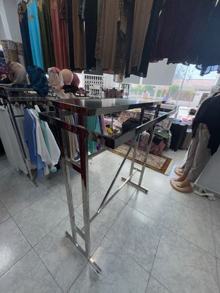 Perchero de aluminio para tiendas