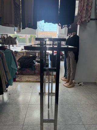 Perchero de aluminio para tiendas