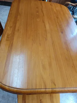 Mesa de comedor o cocina de madera