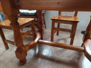 Mesa de comedor o cocina de madera