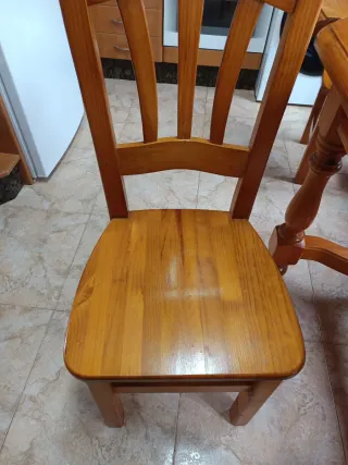 Mesa de comedor o cocina de madera