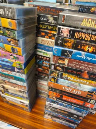 Gran Lote de unas  370 Películas VHS de los 90