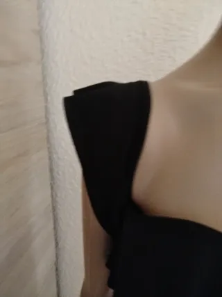 Top corto negro con volantes Talla S