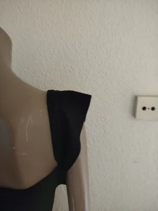 Top corto negro con volantes Talla S