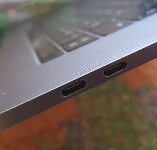 MacBook Pro 15,4 Gris Espacial