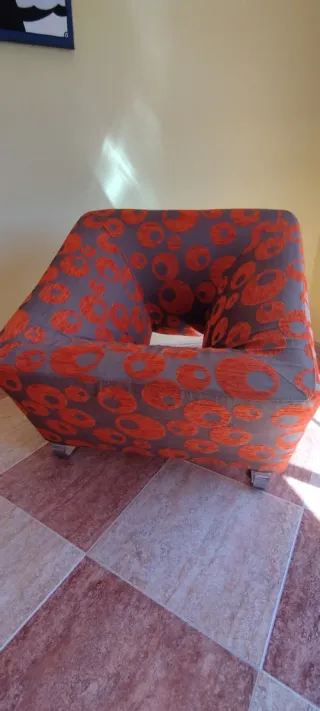 Sofá modular naranja y negro