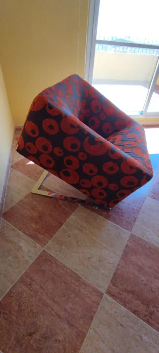 Sofá modular naranja y negro