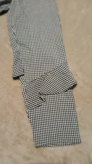 Blusa de cuadros blanco y negro