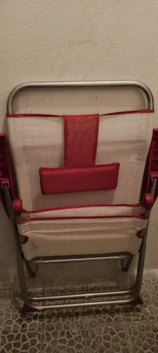 Sedia da spiaggia alta reclinabile con poggiapiedi