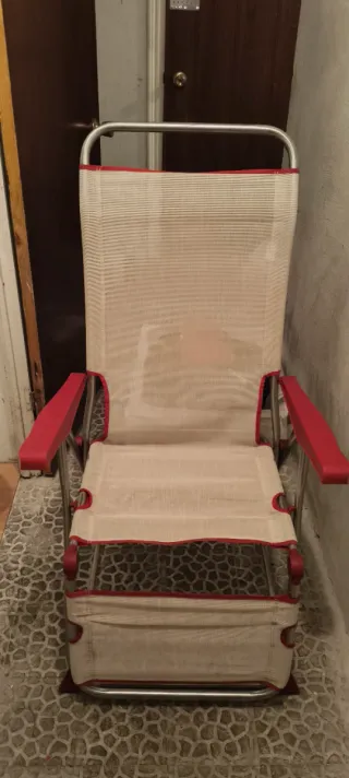 Sedia da spiaggia alta reclinabile con poggiapiedi