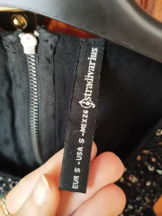 Top lentejuelas negro Stradivarius Talla S