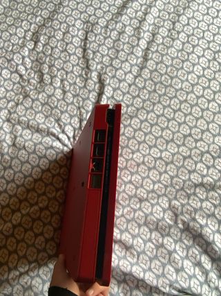 PS4 Slim Edición Especial Spiderman Roja