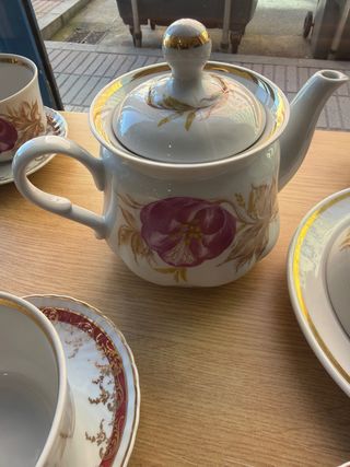 Juego de té porcelana floral dorado