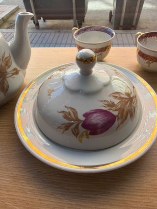 Juego de té porcelana floral dorado