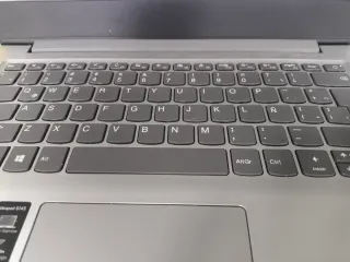 Portátil Lenovo Ryzen 5 3500 / Windows 11