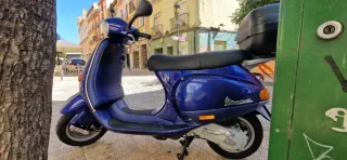 Vespa 49cc Azul año 2000 (solo esta semana)