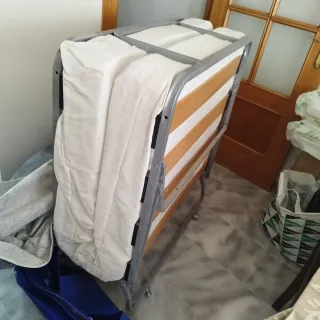 Cama Plegable lamas de madera y colchón muelles