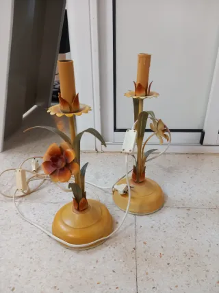 Lámpara de metal estilo floral