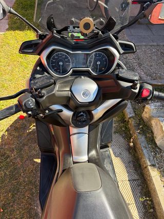 Yamaha Xmax 400