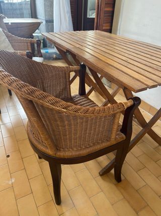 2 Mesas y 3 sillas de terraza de madera