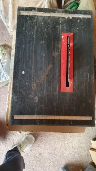 Sierra de mesa eléctrica compacta