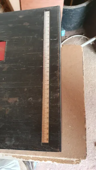 Sierra de mesa eléctrica compacta