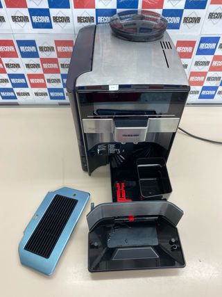 Siemens Cafetera Super Automática EQ.6 plus s700